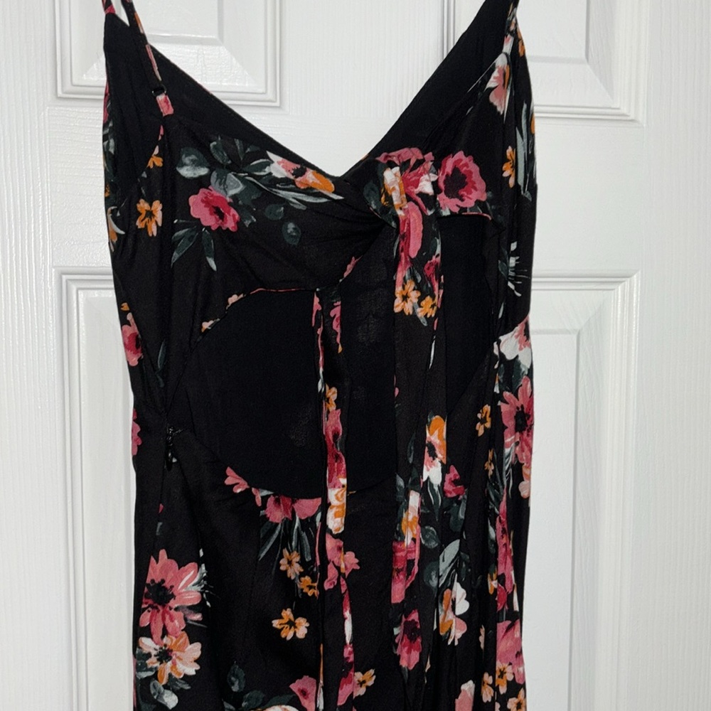 Hello Molly Midi Dress - Picture 5 of 6